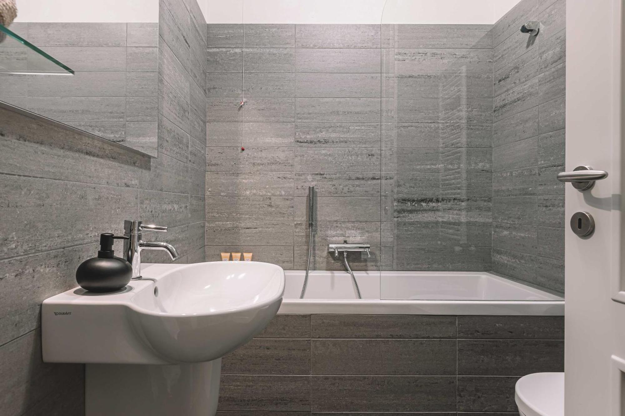Tergesteo Adriatic Suite Trieste Ngoại thất bức ảnh